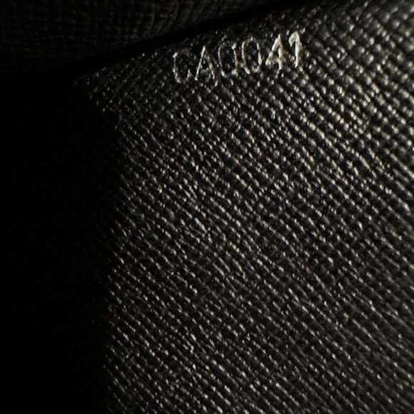 Louis Vuitton  LV Black Taiga Leather Selenga Clutch Wristlet + COA - Picture 12 of 13